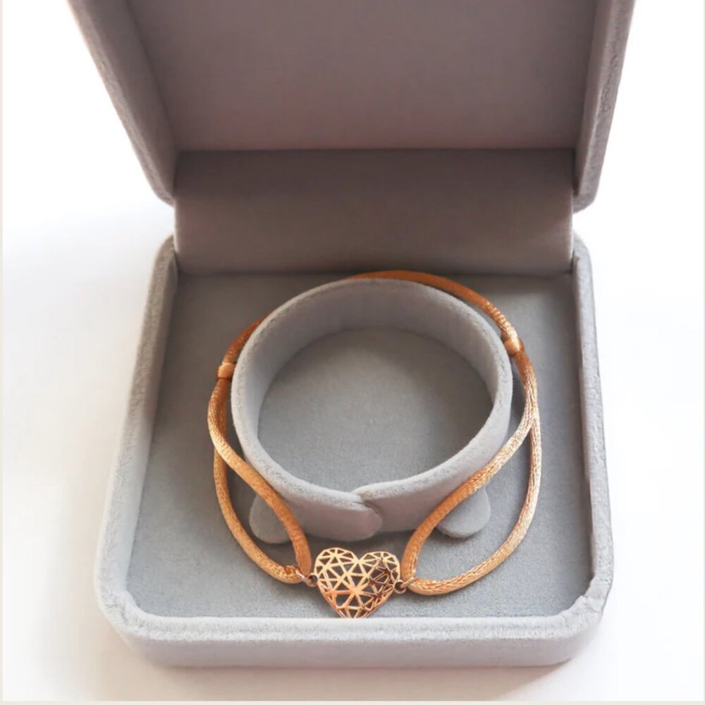 18k Gold Heart Bracelet - Picture 5 of 6